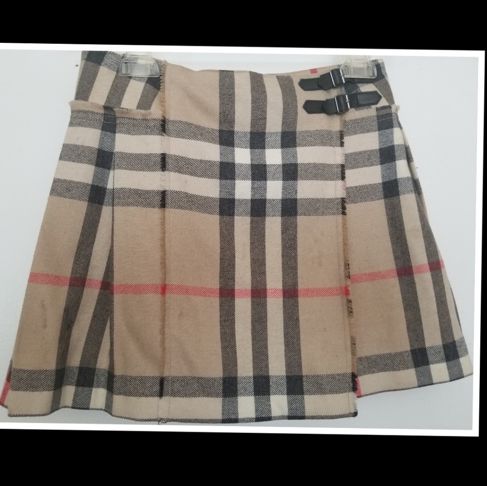 Girls Burberry skirt